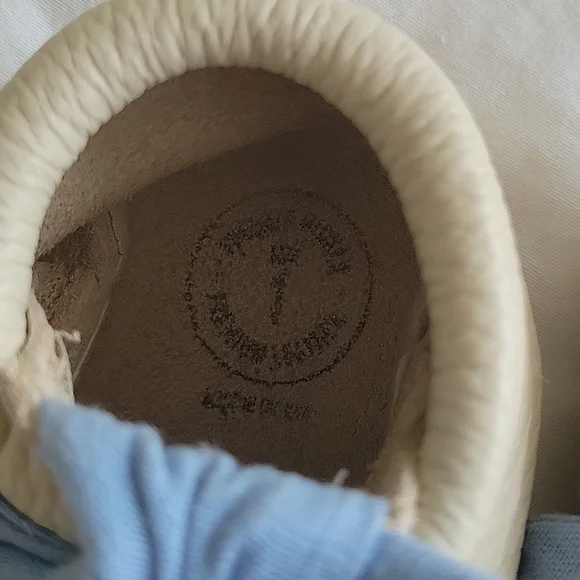 Freshly Picked Blue Bow Leather Moccasins - Picture 4 of 7